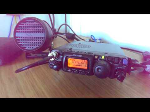 Yaesu FT-817ND listening to SSB on 40m and 20m